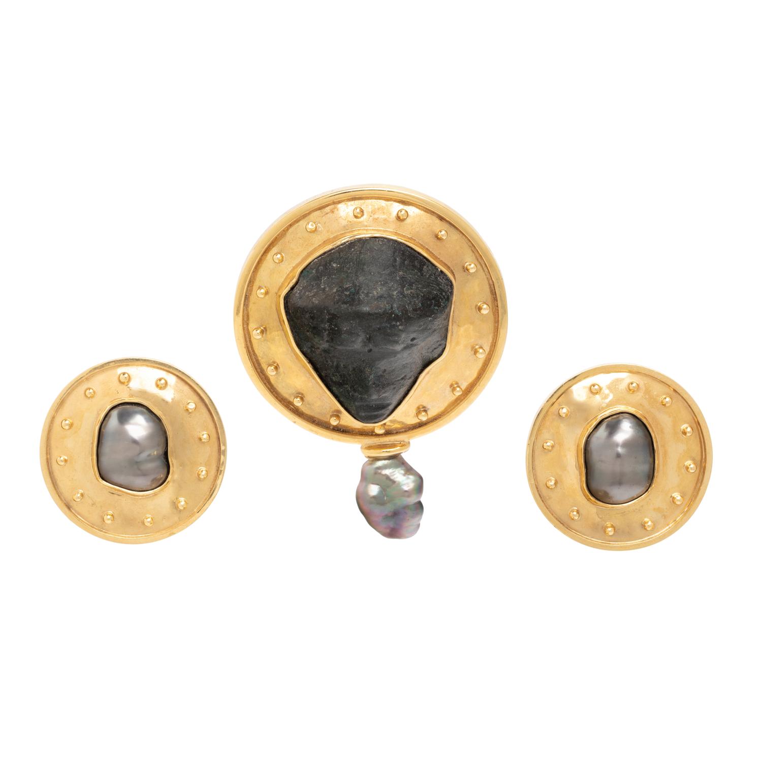 YELLOW GOLD AND CULTURED PEARL BROOCH AND EARRING SET