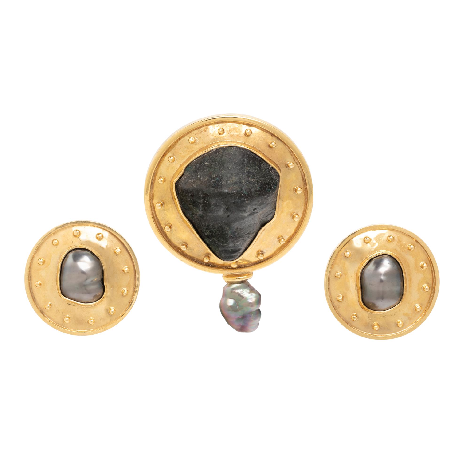 YELLOW GOLD AND CULTURED PEARL BROOCH AND EARRING SET