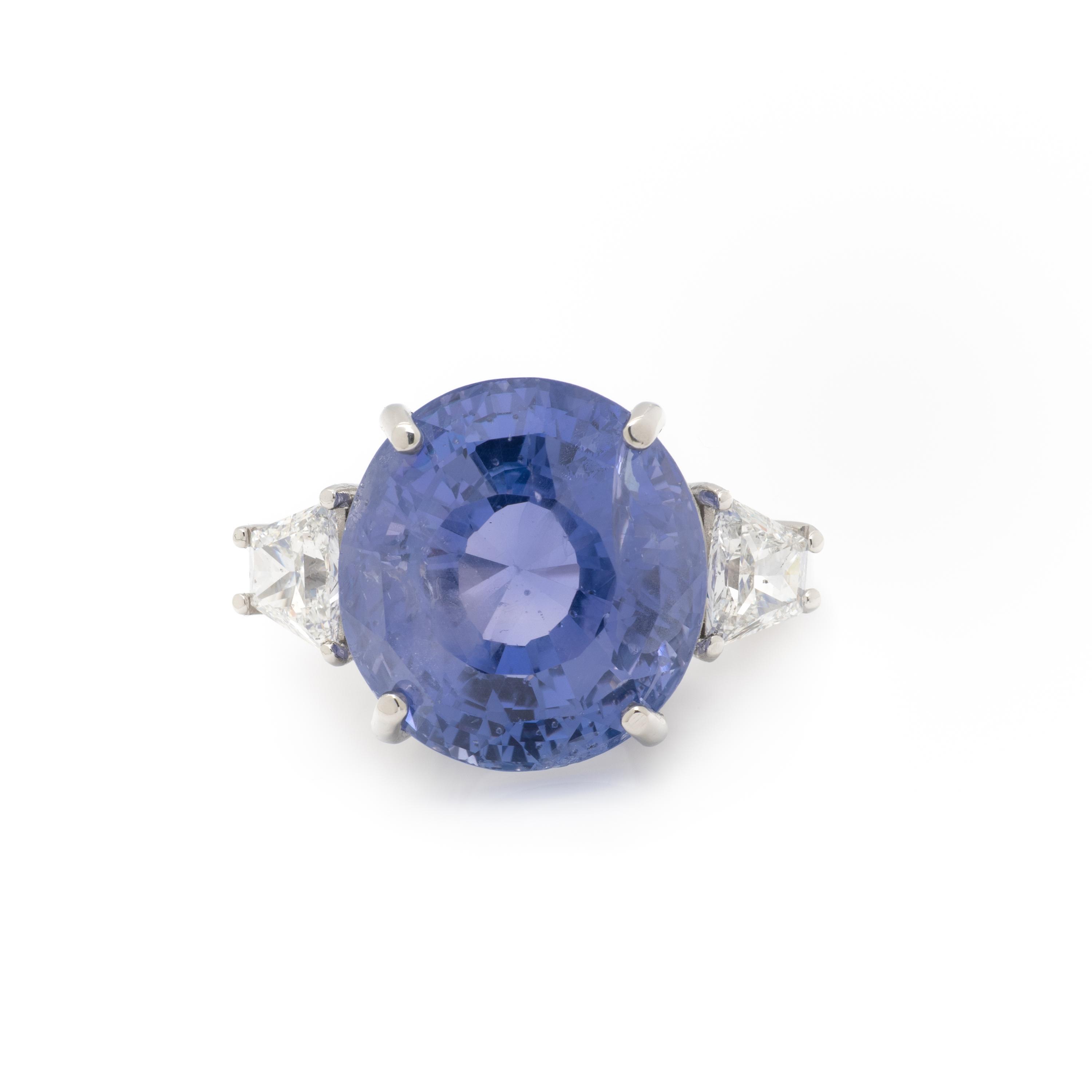 CEYLON COLOR-CHANGE SAPPHIRE AND DIAMOND RING