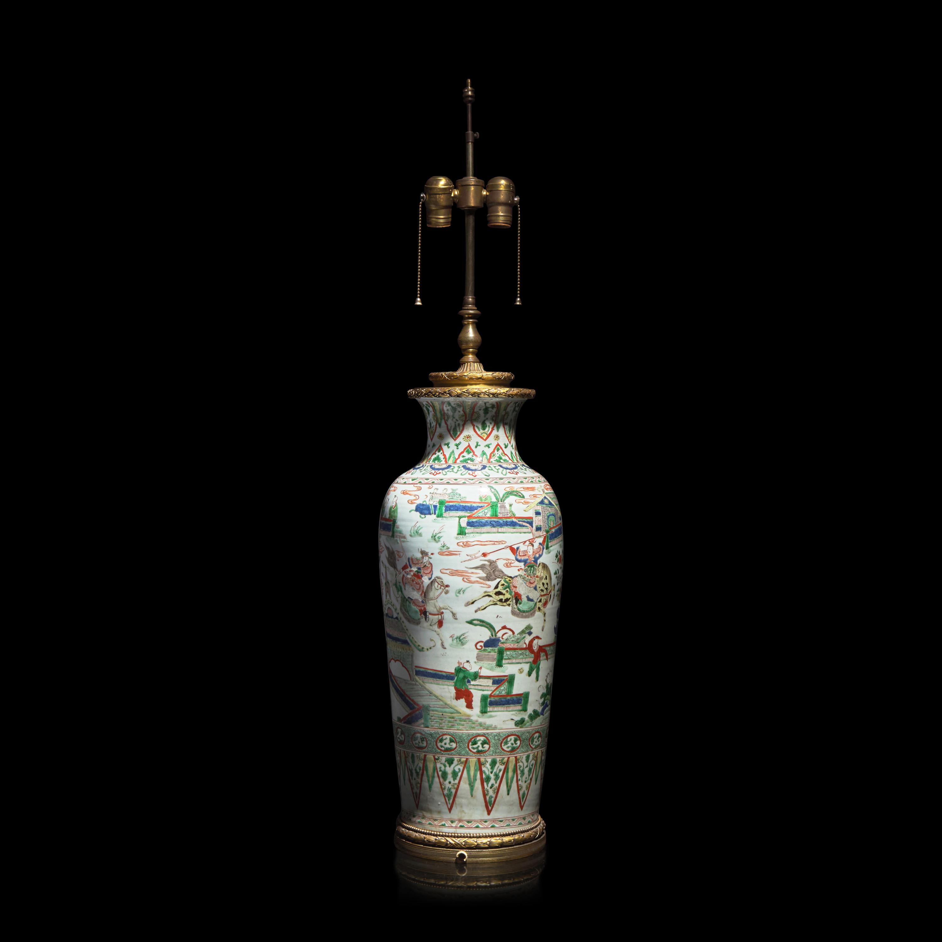 A Large Chinese Famille Verte Vase, Kangxi Period — 清康熙 五彩刀馬圖棒槌瓶