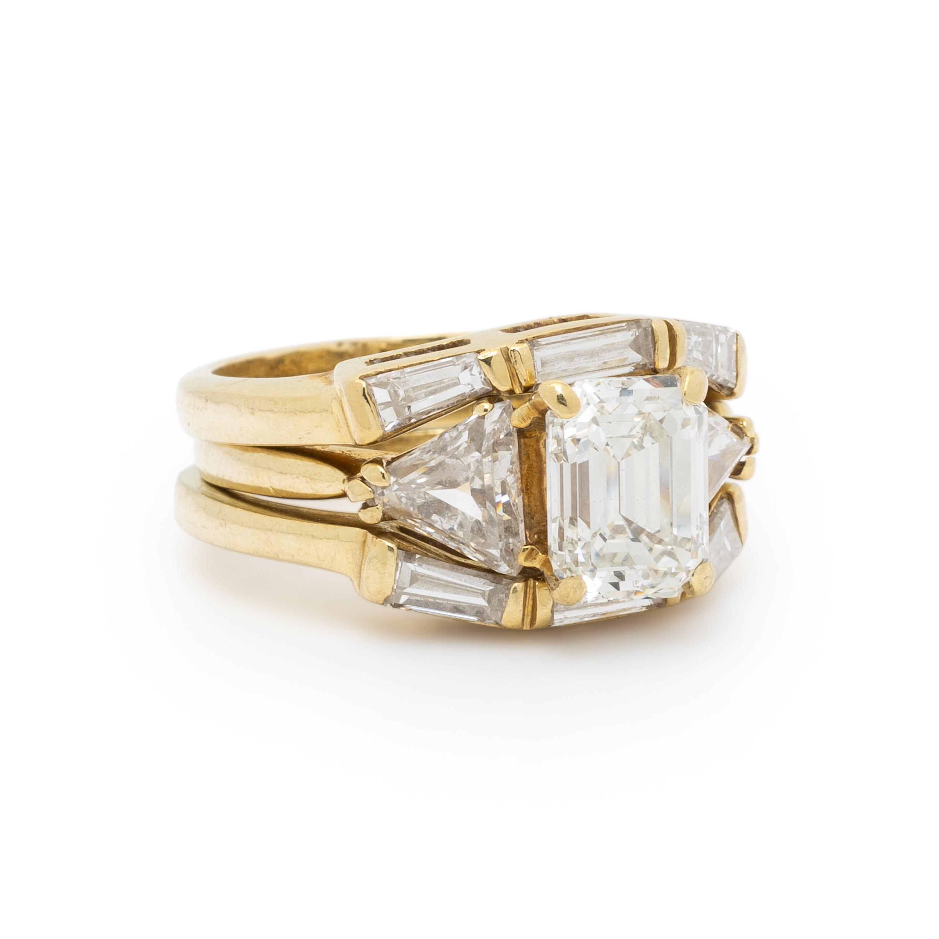DIAMOND AND YELLOW GOLD RING WITH TWO GUARD RINGS