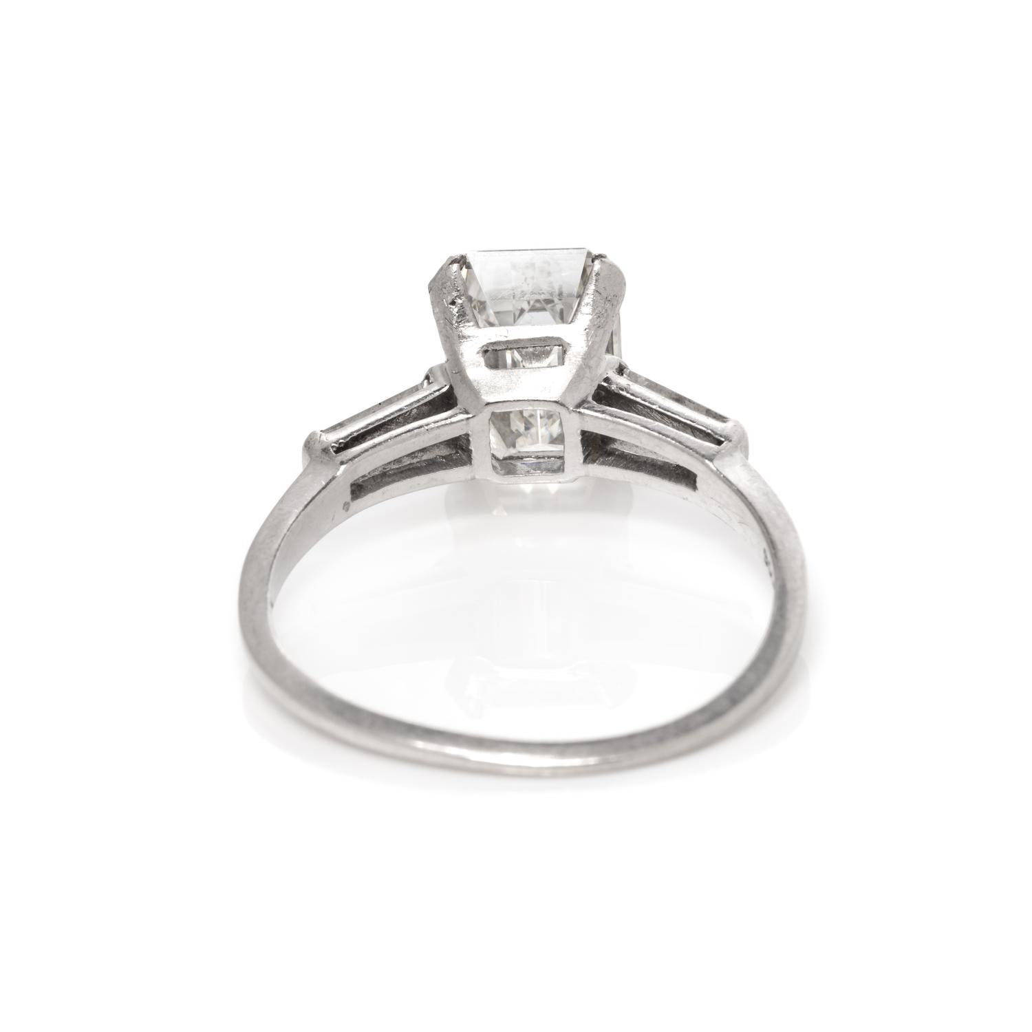 DIAMOND RING