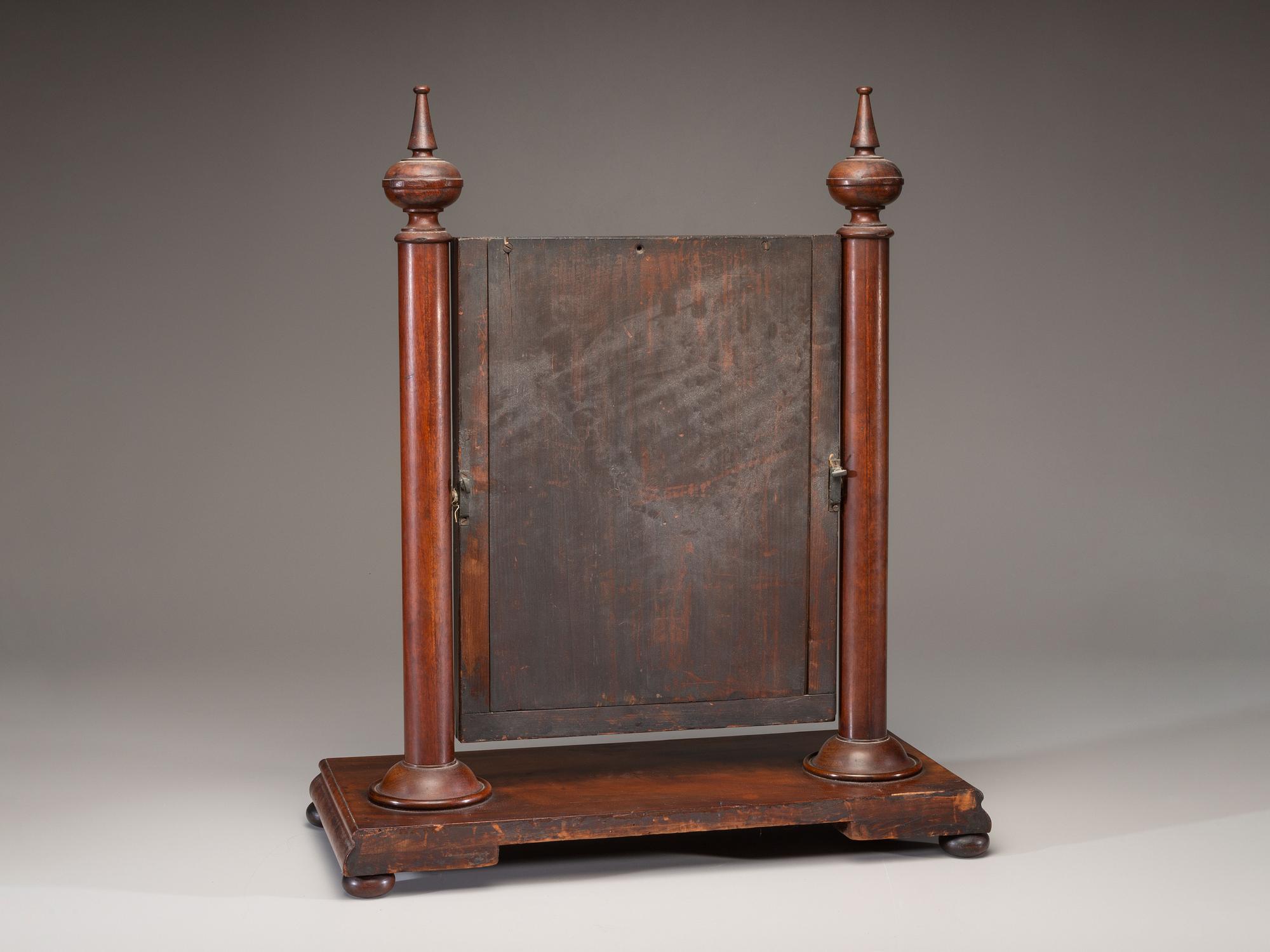 A Classical Mahogany Gentleman's Dressing Mirror