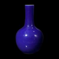 A Large Chinese Blue-Glazed Porcelain Bottle Vase, Tianqiuping , 18th Century 清中期 霽藍釉大天球瓶