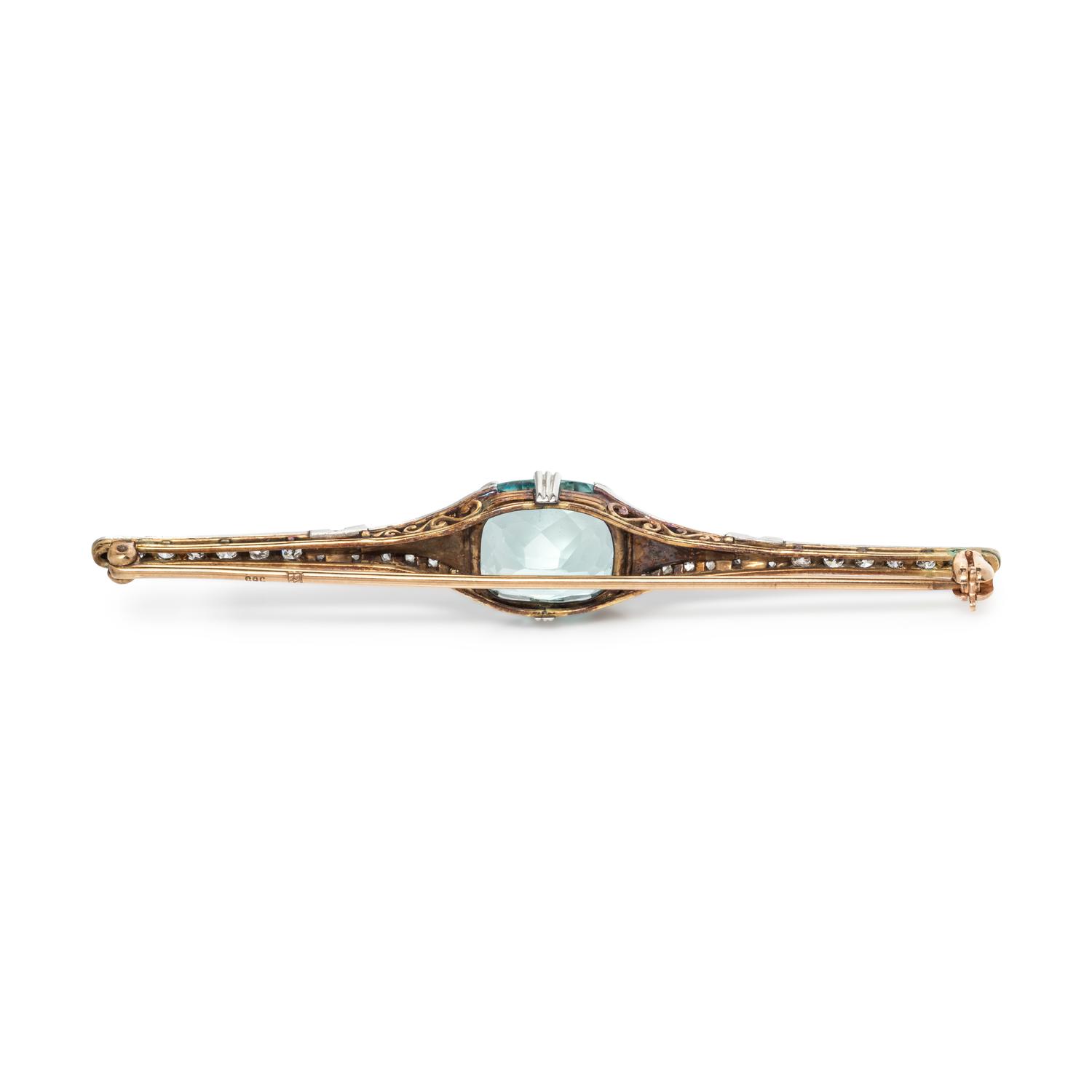 ART DECO, AQUAMARINE, DIAMOND AND ONYX BROOCH