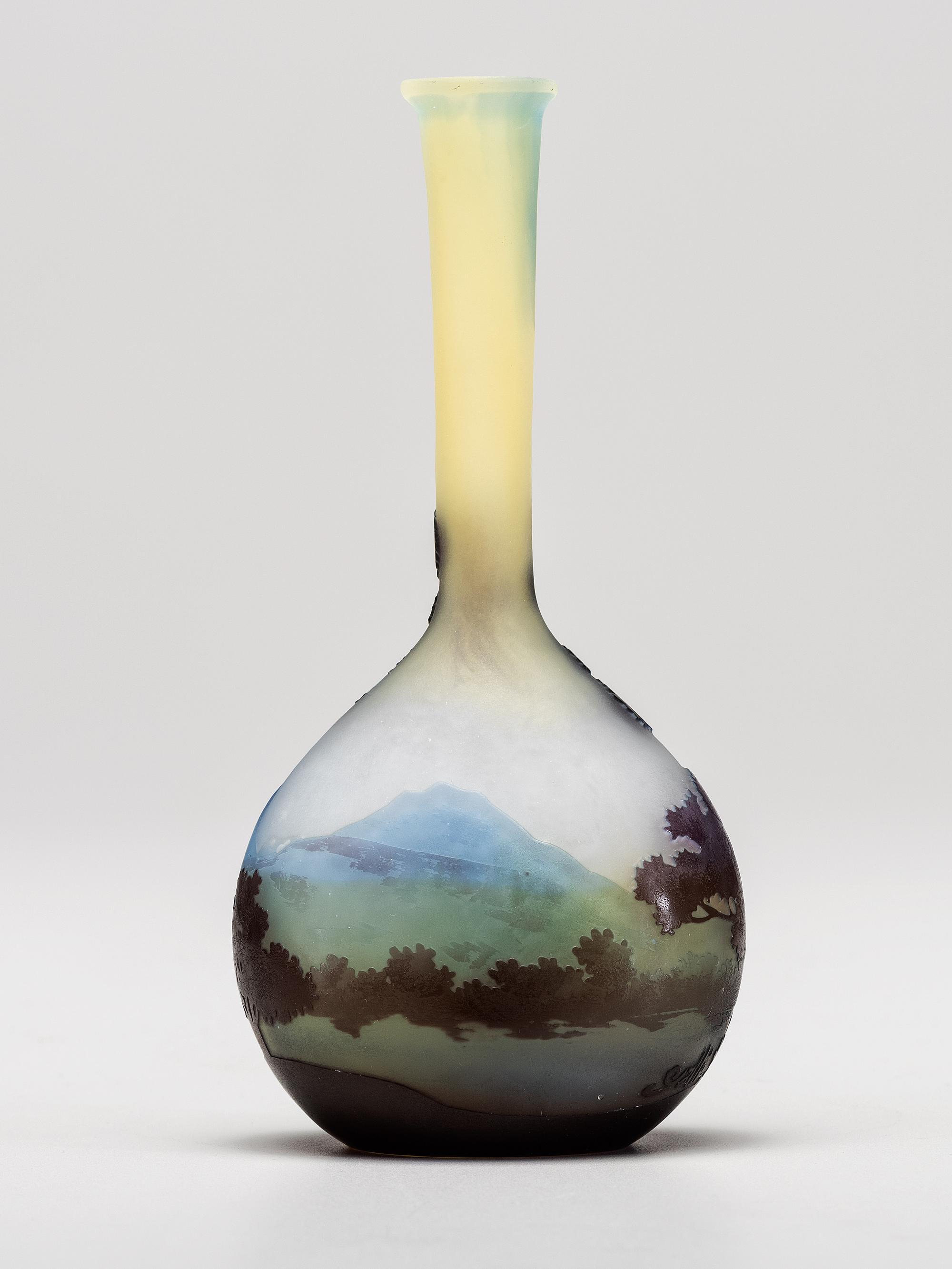 Scenic Banjo Vase