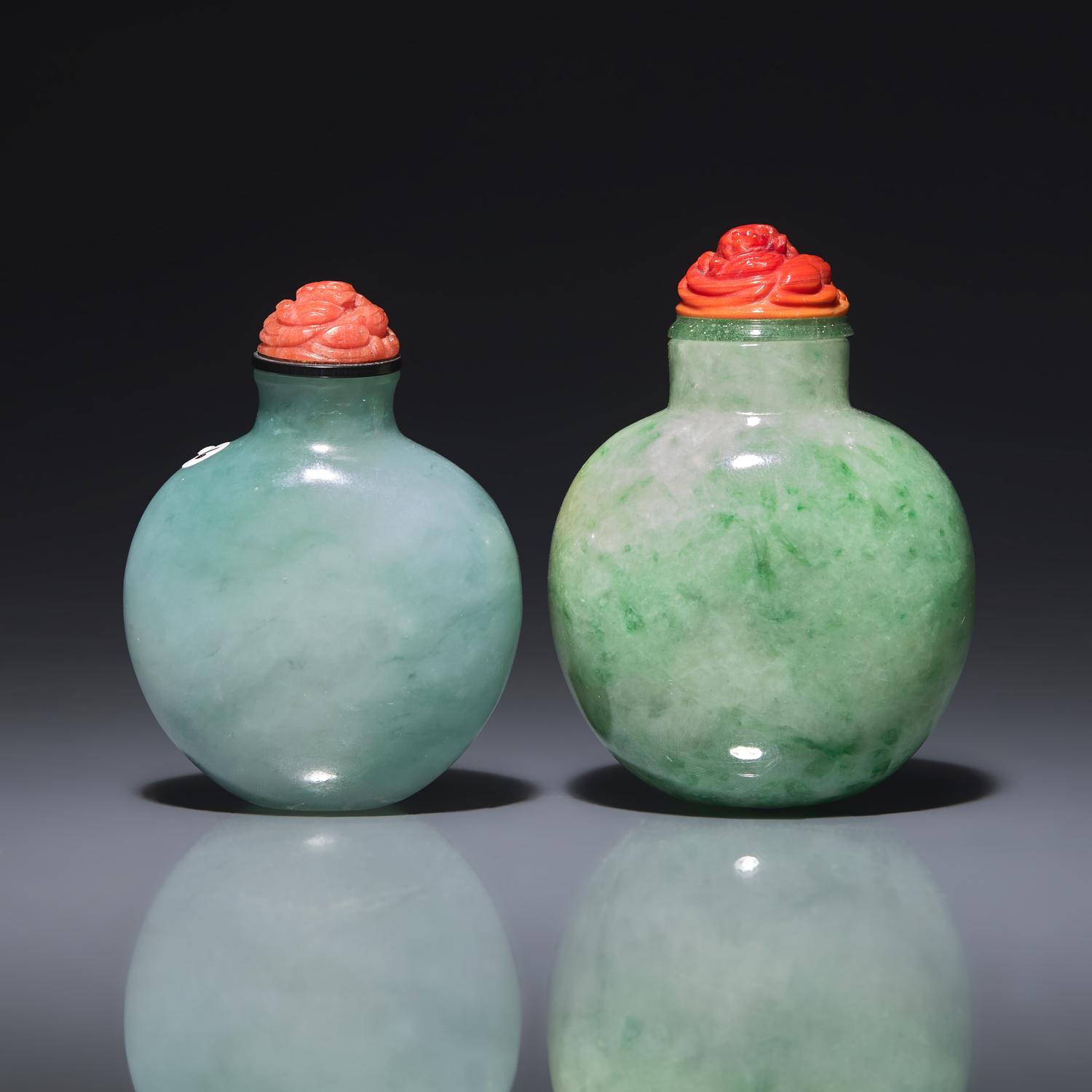 Two Chinese Jadeite Snuff Bottles, Possibly 19th Century 清晚期 翡翠素面鼻烟壺兩支