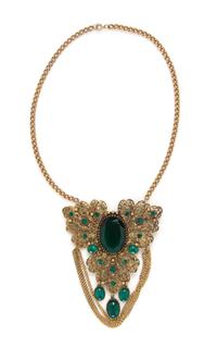 A Green Stone Pendant Necklace,