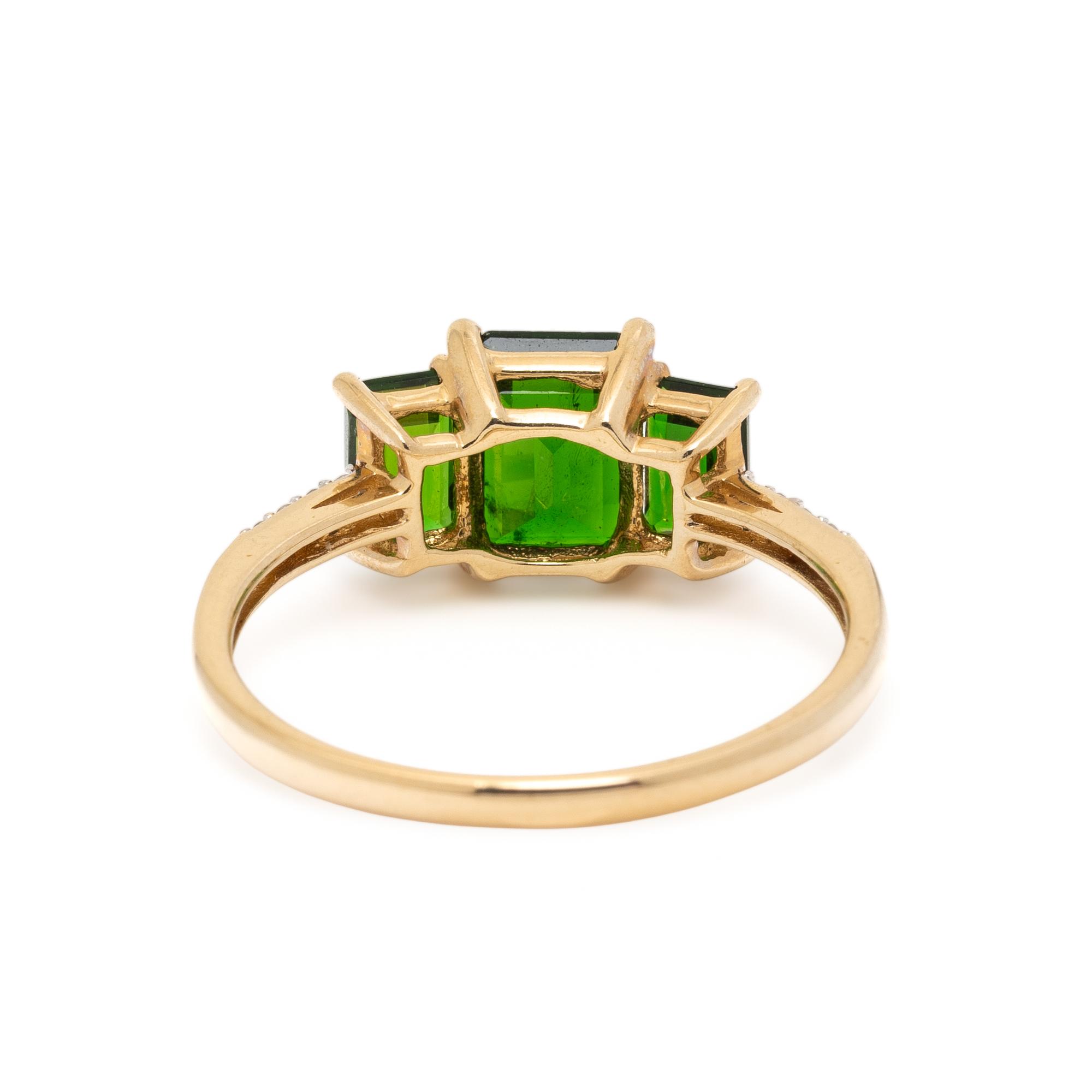 DIOPSIDE, DIAMOND, AND YELLOW GOLD RING