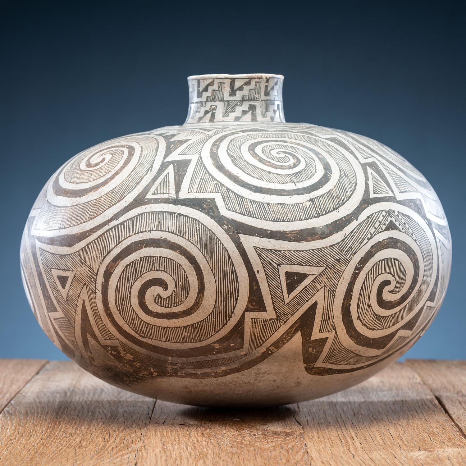 Tularosa, Black-on-White Pottery Olla