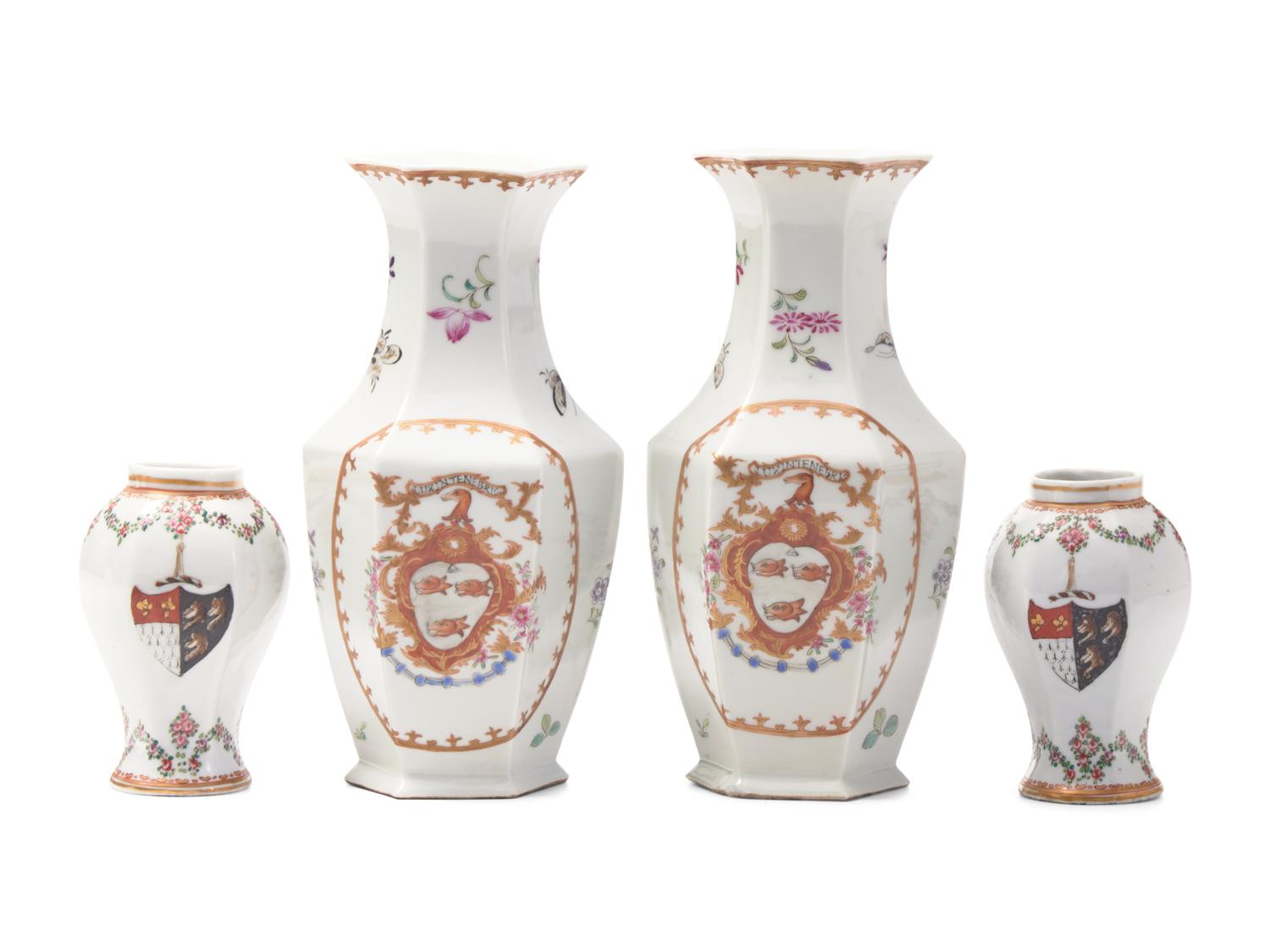 Two Pairs of Samson Style Armorial Porcelain Vases, 19th/20th Century 晚清-近代 外銷徽章瓷瓶兩對