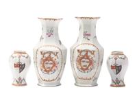 Two Pairs of Samson Style Armorial Porcelain Vases, 19th/20th Century 晚清-近代 外銷徽章瓷瓶兩對