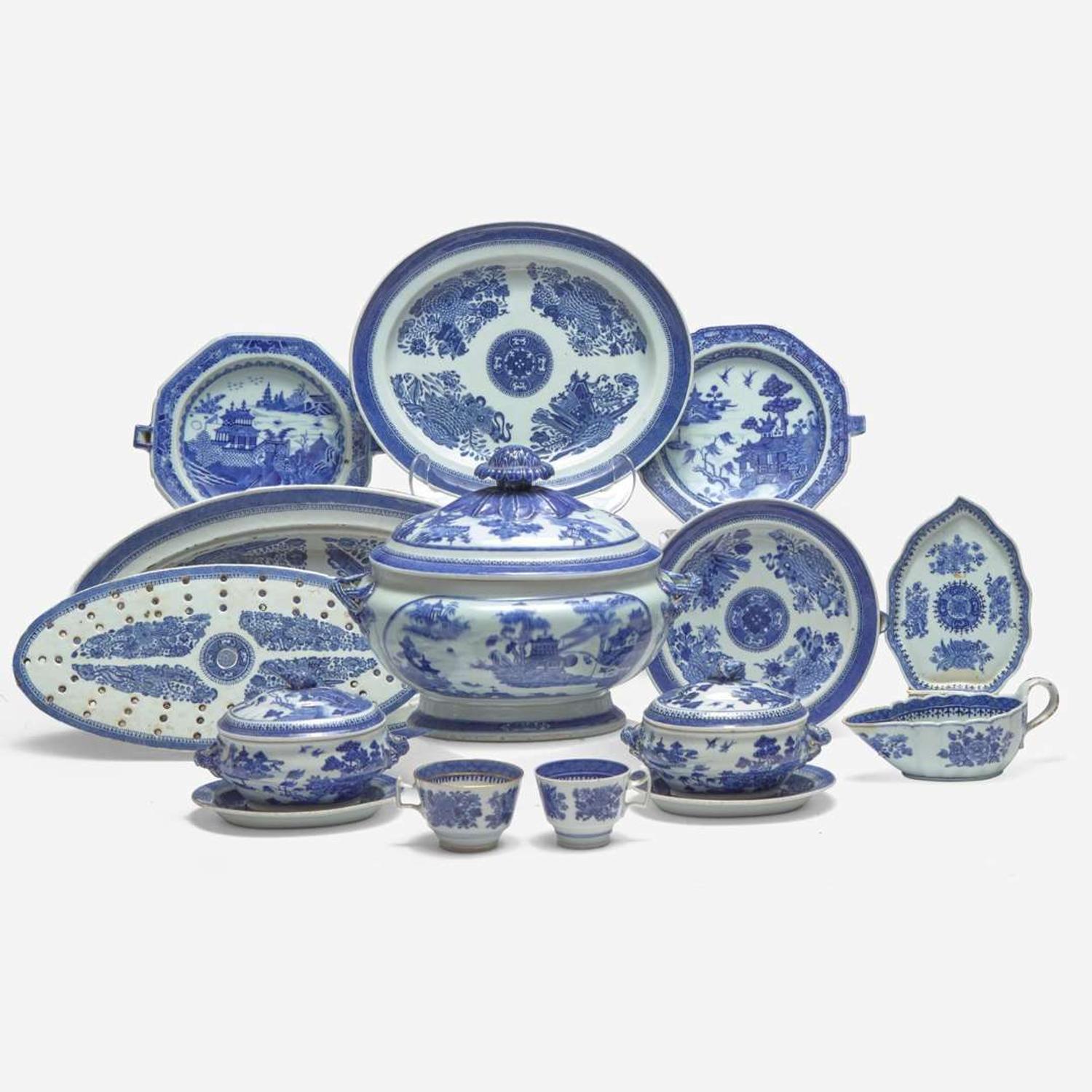 A group of fifteen Chinese Export Blue Fitzhugh porcelain tablewares circa 1800