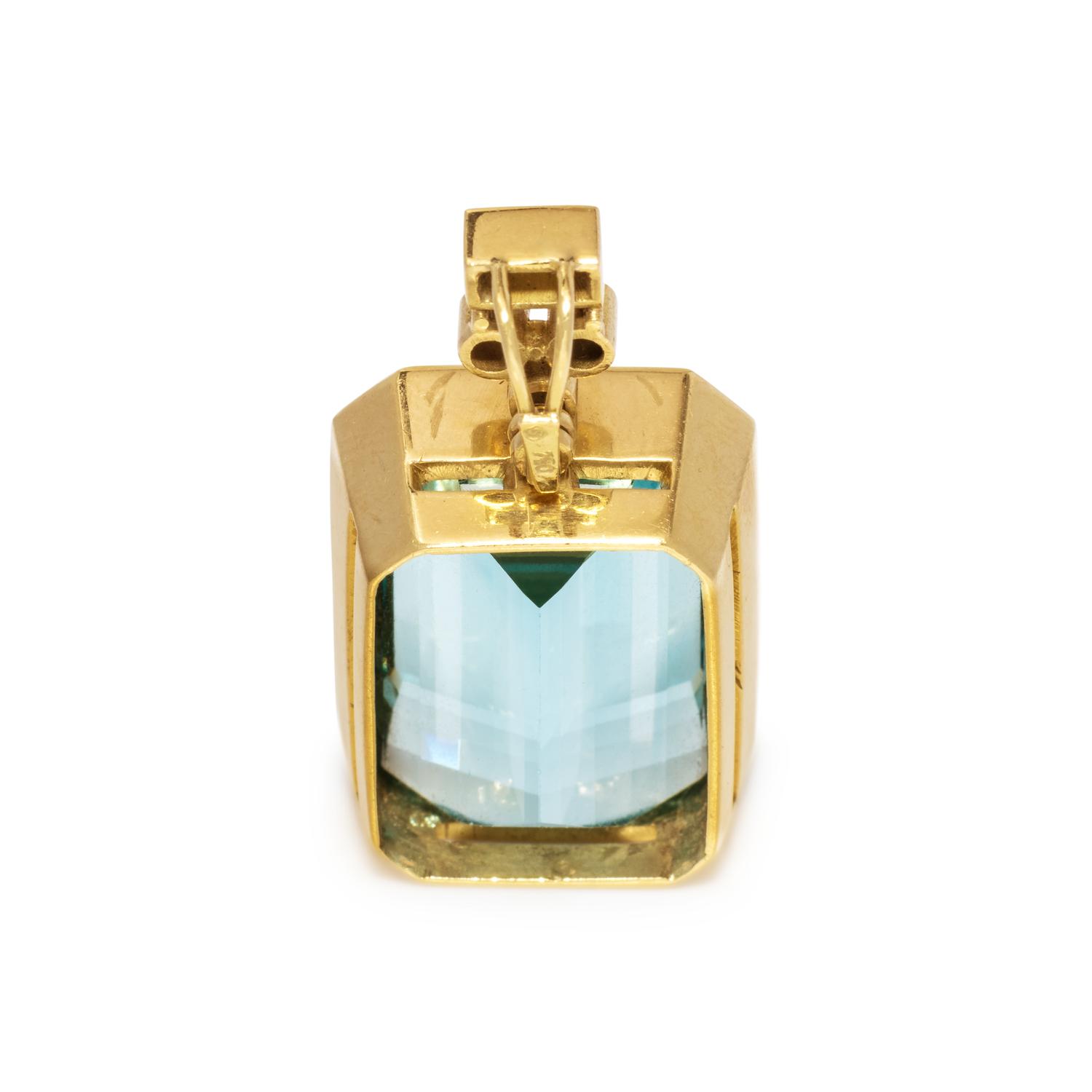 AQUAMARINE AND DIAMOND PENDANT