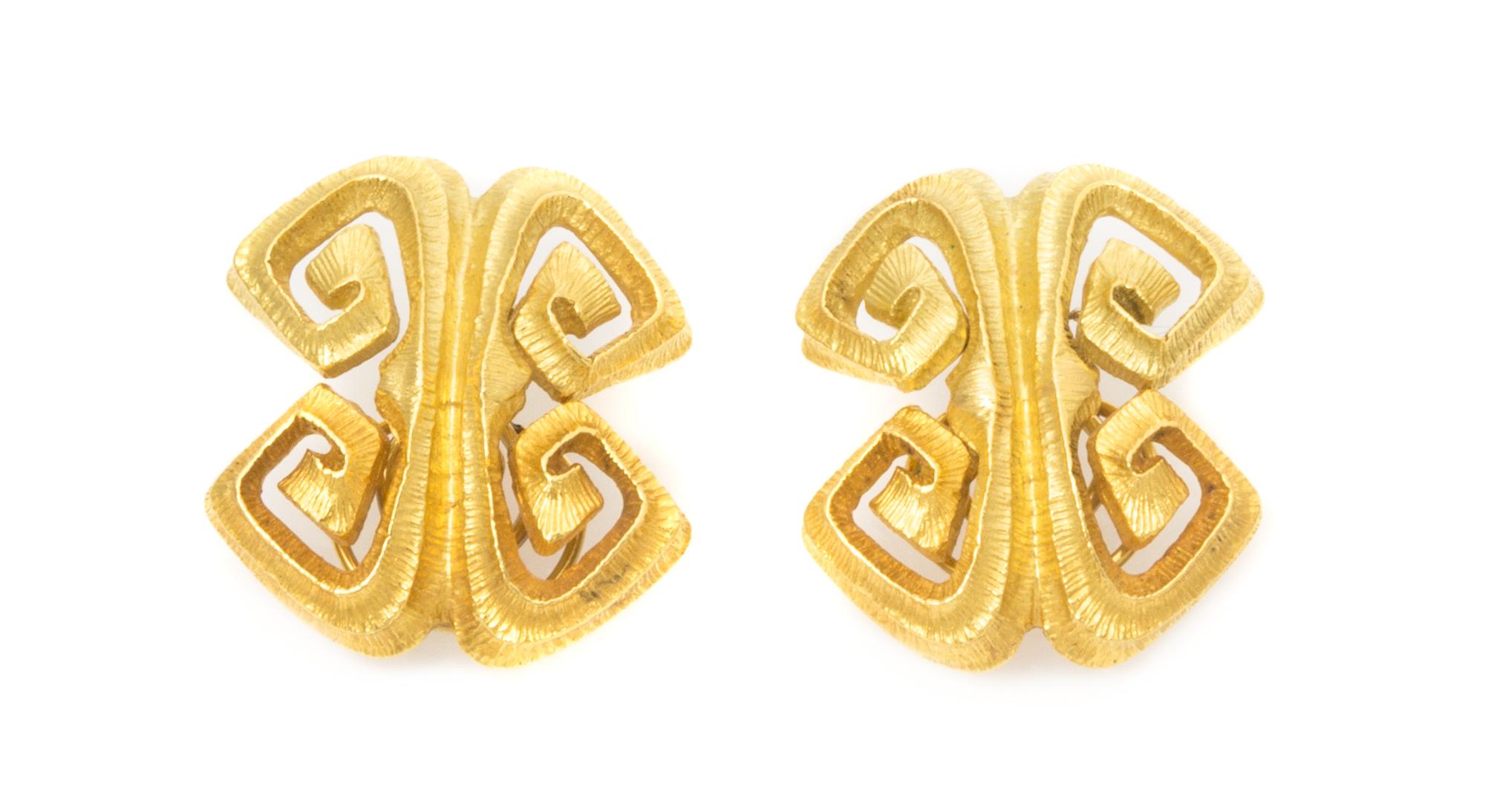 A Pair of Vintage 18 Karat Yellow Gold Earclips, Mapamenos, 16.80 dwts.