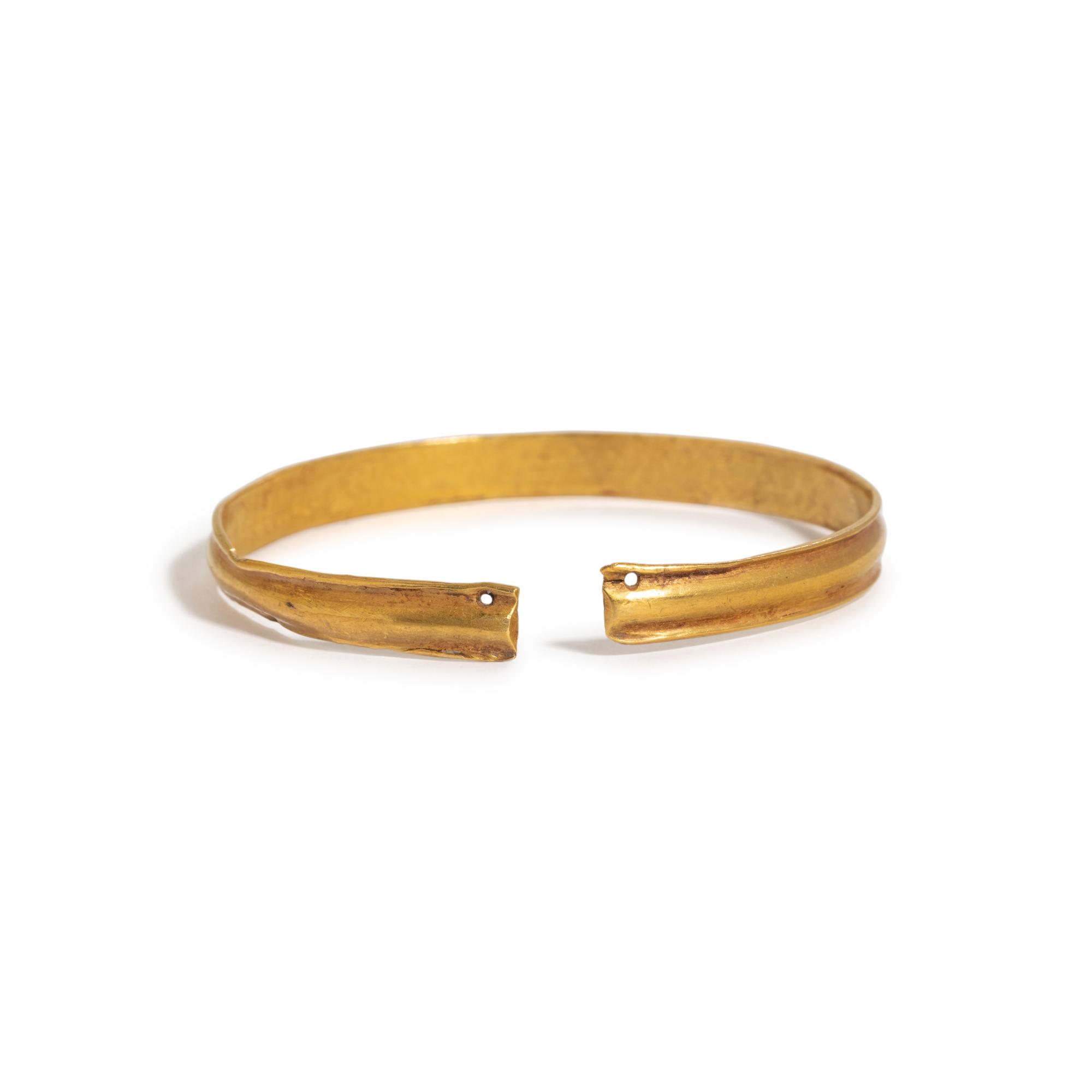 An Achaemenid Gold Bracelet