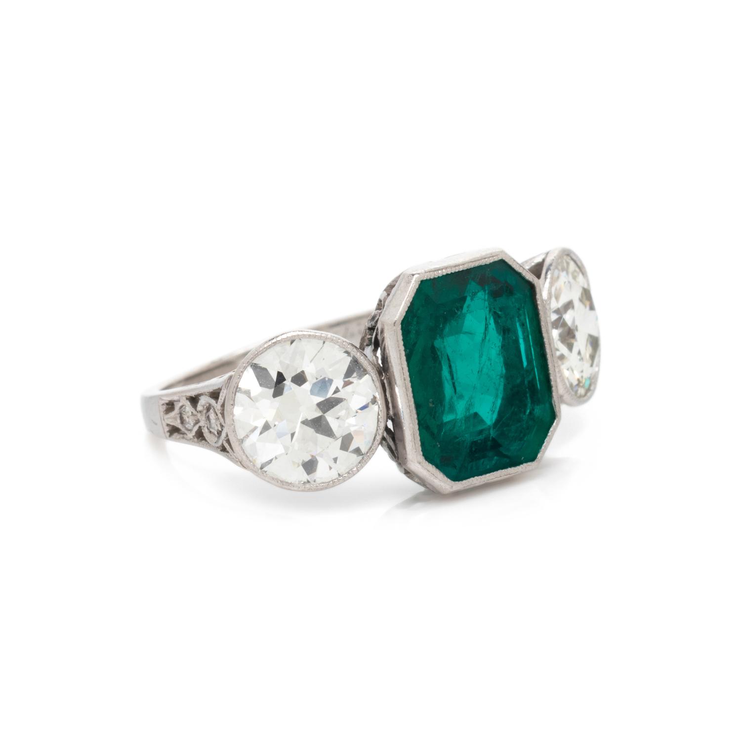 ART DECO, COLOMBIAN EMERALD AND DIAMOND RING