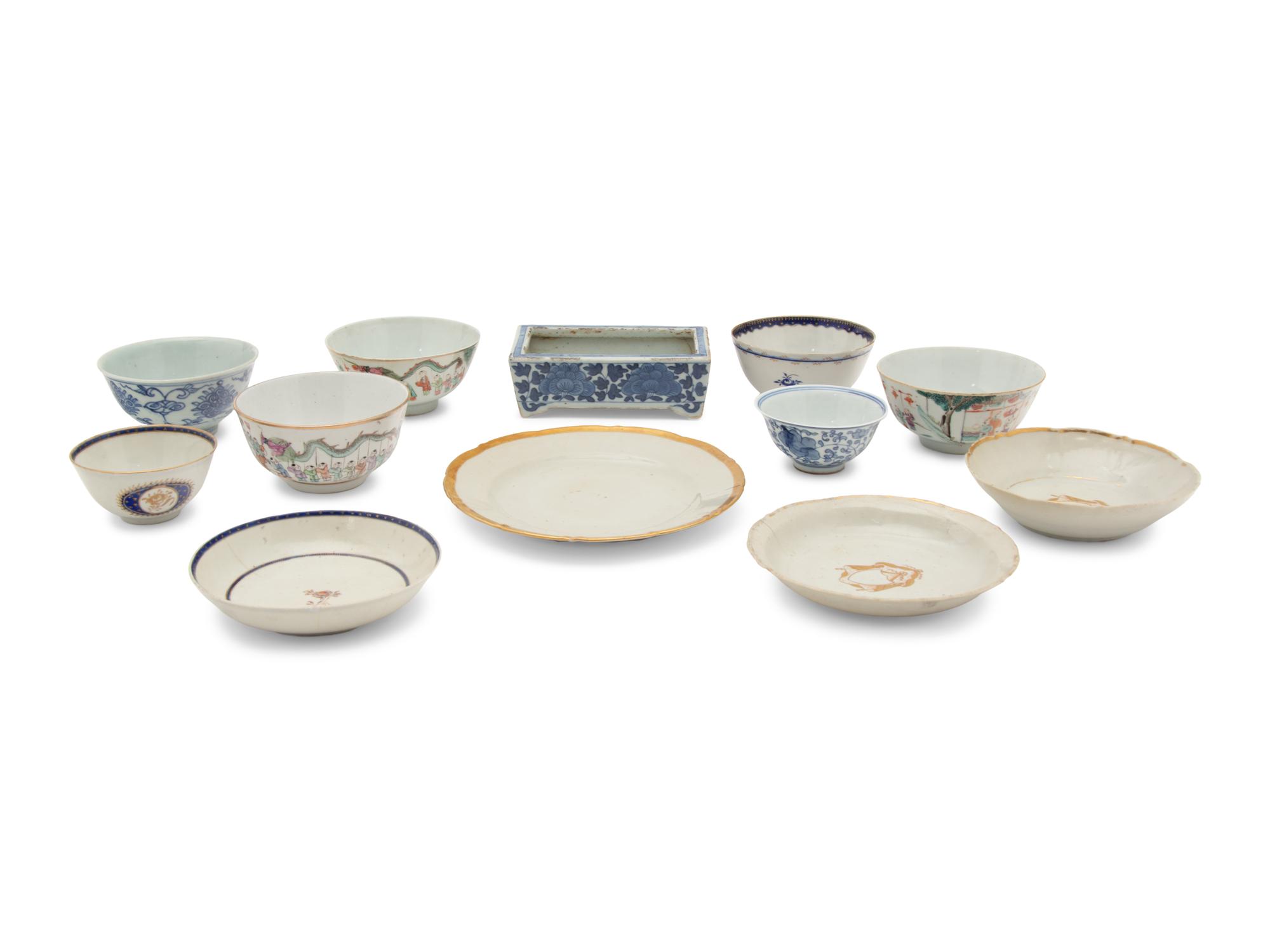 12 Chinese Porcelain Articles