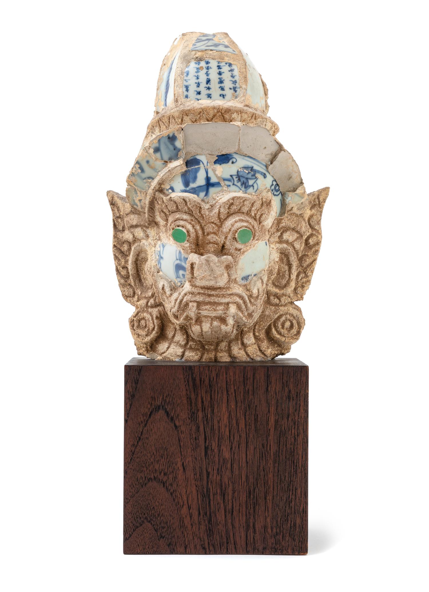 A Chinese Blue and White Porcelain Inset Head of a Warrior