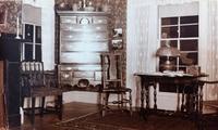 A Queen Anne Walnut and Maple Highboy Height 71 1/2 x width 38 1/2 x depth 20 1/2 inches. — PORTSMOUTH OR DURHAM, NEW HAMPSHIRE, LATE 18TH CENTURY