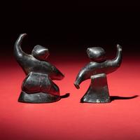 Two Chinese Black and Red Lacquered Pottery 'Dancing Figures', Warring States or Later — 戰國或以後 黑陶朱漆舞俑两只