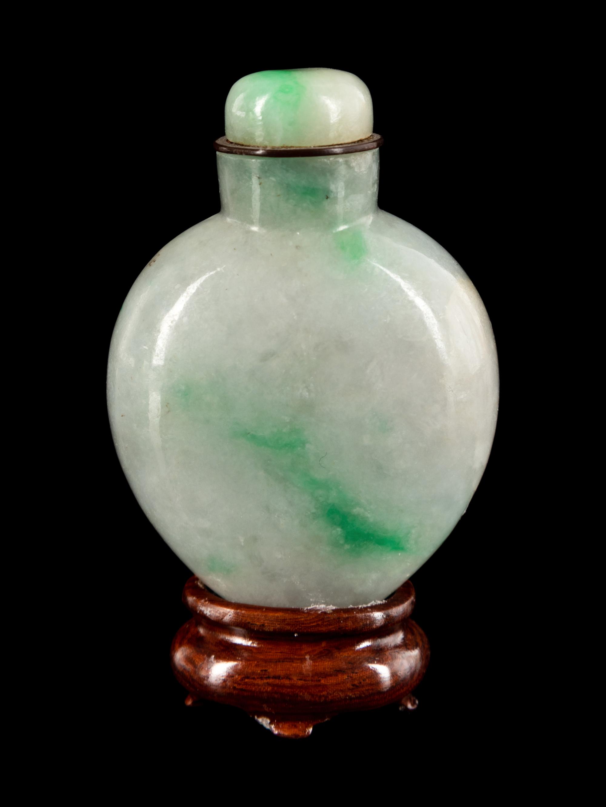 A Chinese Green and White Jadeite Snuff Bottle