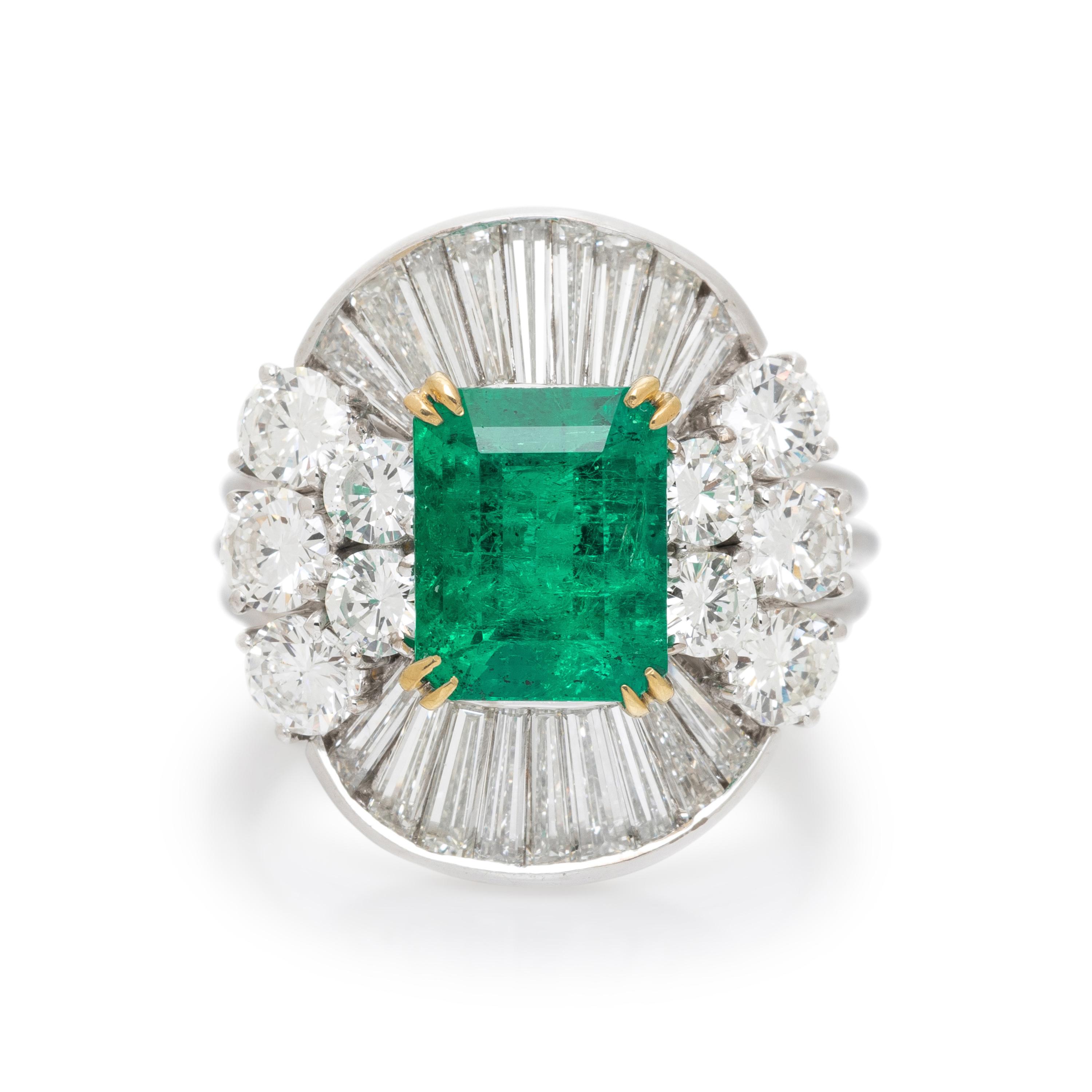 COLOMBIAN EMERALD, DIAMOND, AND WHITE GOLD RING
