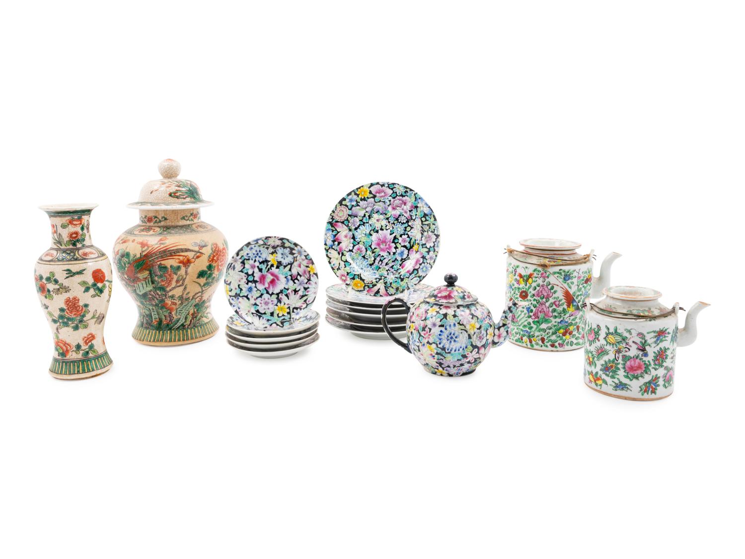 Seventeen Chinese Porcelain Wares